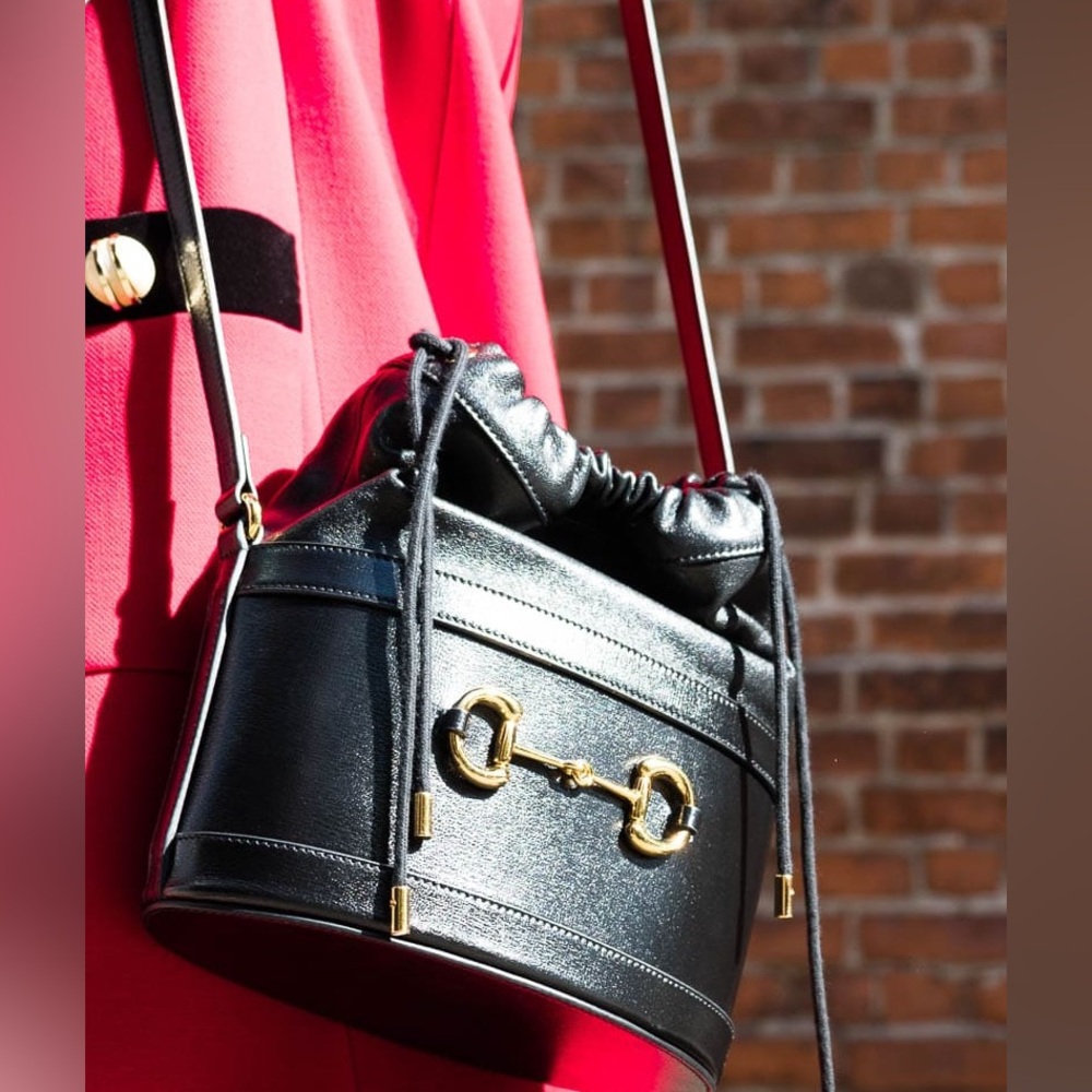 Authentic Gucci Horsebit bucket bag.Black Leather. Dust bag.Very good condition.